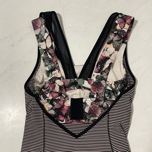 Lululemon Women’s Super Sport Striped Butterfly Print Tank Top Size 2 Athletic - Picture 4 of 6